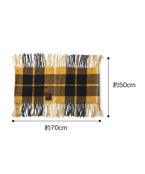 Live in comfort（リブインコンフォート）の「リブ　イン　コンフォート　くるっと巻いて華やぎと暖かさをプラスする　やわらかフリンジチェックスヌード（ネックウォーマー/スヌード・レディース・レッド/ブラック×ホワイト/イエロー/グリーン/ネイビー/ブラウン系その他/ベージュ系その他・ONE SIZE）」の14枚目の写真