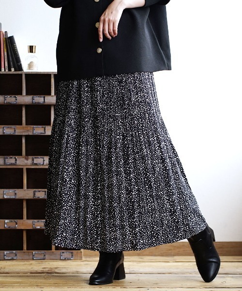 e-zakkamania stores（イーザッカマニアストアーズ）の「ダルメシアンドット 消しプリーツスカート（スカート・レディース・オフホワイト/ブラック・M）」の2枚目の写真