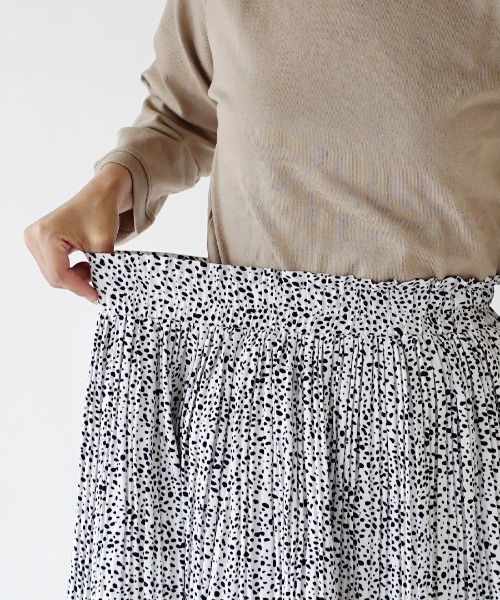 e-zakkamania stores（イーザッカマニアストアーズ）の「ダルメシアンドット 消しプリーツスカート（スカート・レディース・オフホワイト/ブラック・M）」の10枚目の写真