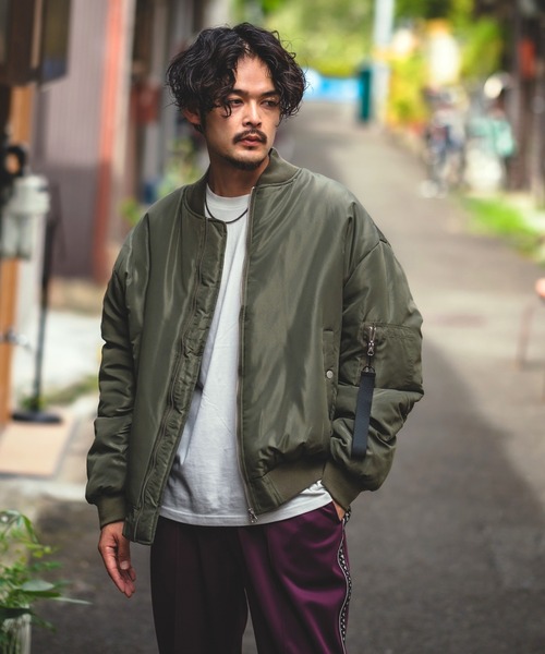 improves（インプローブス）の「【UAU】ドロップショルダー 中綿 MA-1ジャケット（MA-1・メンズ・ブラック/ホワイト/カーキ・MEDIUM/LARGE/X-LARGE）」の22枚目の写真