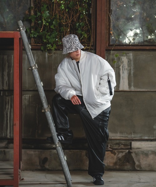 improves（インプローブス）の「【UAU】ドロップショルダー 中綿 MA-1ジャケット（MA-1・メンズ・ブラック/ホワイト/カーキ・MEDIUM/LARGE/X-LARGE）」の5枚目の写真