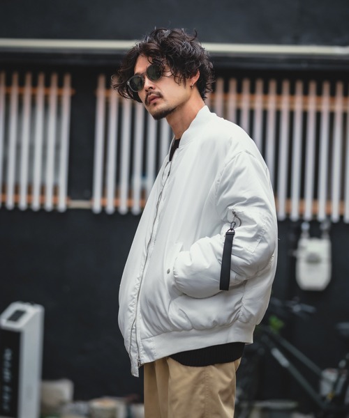 improves（インプローブス）の「【UAU】ドロップショルダー 中綿 MA-1ジャケット（MA-1・メンズ・ブラック/ホワイト/カーキ・MEDIUM/LARGE/X-LARGE）」の8枚目の写真