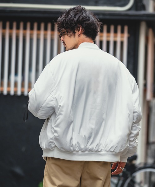 improves（インプローブス）の「【UAU】ドロップショルダー 中綿 MA-1ジャケット（MA-1・メンズ・ブラック/ホワイト/カーキ・MEDIUM/LARGE/X-LARGE）」の9枚目の写真