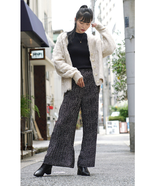 zootie（ズーティー）の「【見た目を裏切るあたたかさ】フリース裏地付き 総柄プリーツフレアパンツ（その他パンツ・レディース・ライトカーキ/ホワイト系その他/ブラック/ブラック系その他/ブラウン/ミント/ブラウン系その他・M）」の10枚目の写真