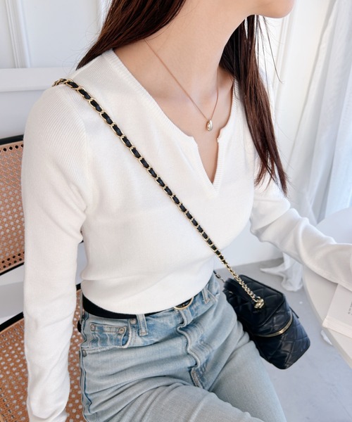 wears(ウェアーズ)の「無地ネックデザインニットトップス(ニット/セーター・レディース・アイボリー/ブラック/ベージュ/ホワイト・FREE)」の14枚目の写真