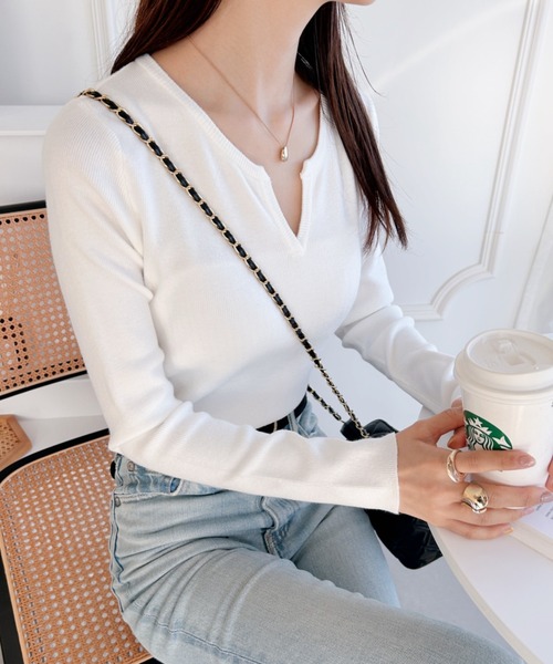 wears(ウェアーズ)の「無地ネックデザインニットトップス(ニット/セーター・レディース・アイボリー/ブラック/ベージュ/ホワイト・FREE)」の16枚目の写真