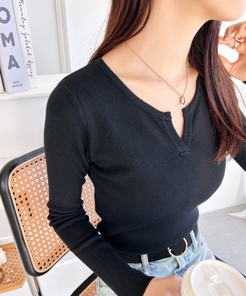 wears(ウェアーズ)の「無地ネックデザインニットトップス(ニット/セーター・レディース・アイボリー/ブラック/ベージュ/ホワイト・FREE)」の9枚目の写真