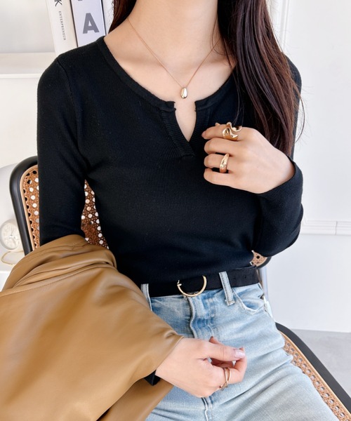wears(ウェアーズ)の「無地ネックデザインニットトップス(ニット/セーター・レディース・アイボリー/ブラック/ベージュ/ホワイト・FREE)」の10枚目の写真