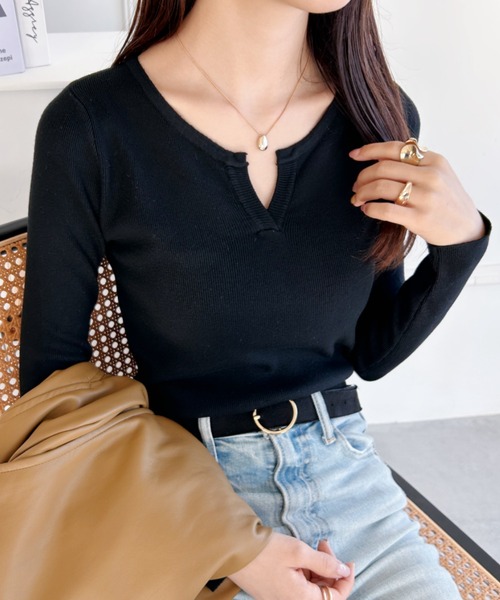wears(ウェアーズ)の「無地ネックデザインニットトップス(ニット/セーター・レディース・アイボリー/ブラック/ベージュ/ホワイト・FREE)」の11枚目の写真