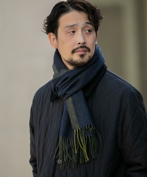 URBAN RESEARCH DOORS(アーバンリサーチドアーズ)の「LIFE STYLE TAILOR サイドラインウールマフラー(マフラー・メンズ・ブラウン/ネイビー/チャコールグレー/グリーン・-)」の3枚目の写真