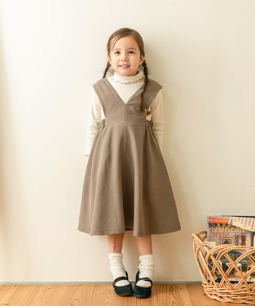 URBAN RESEARCH DOORS（アーバンリサーチドアーズ）の「『UR TECH SMOOTHLUXE』『親子リンク』ジャンパースカート(KIDS)（ジャンパースカート・キッズ・ブラック/ベージュ系その他・120/105/135）」の4枚目の写真