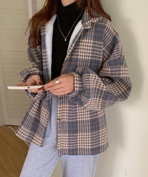 Achic(アシック)の「裏起毛チェックシャツ(シャツ/ブラウス・レディース・ブラウン/ブルー・M)」の3枚目の写真