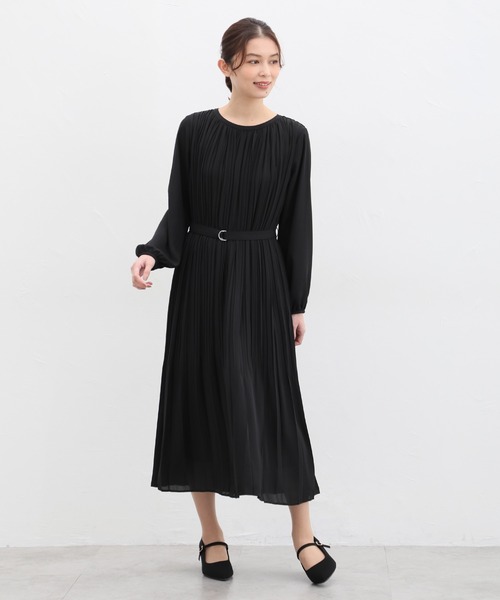 Honeys（ハニーズ）の「プリーツ使いワンピース（ワンピース・レディース・ネイビー/ブラック/グレイッシュベージュ/ブラック系その他・L/M/3L/LL/S）」の5枚目の写真