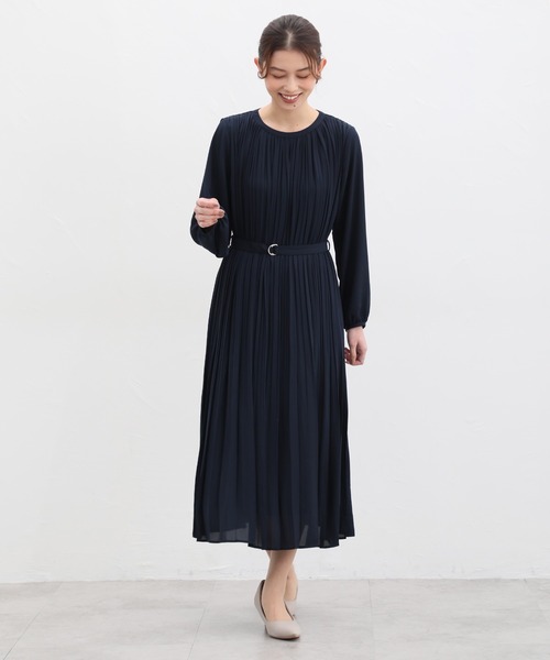 Honeys（ハニーズ）の「プリーツ使いワンピース（ワンピース・レディース・ネイビー/ブラック/グレイッシュベージュ/ブラック系その他・L/M/3L/LL/S）」の7枚目の写真