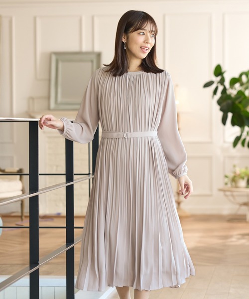 Honeys（ハニーズ）の「プリーツ使いワンピース（ワンピース・レディース・ネイビー/ブラック/グレイッシュベージュ/ブラック系その他・L/M/3L/LL/S）」の14枚目の写真