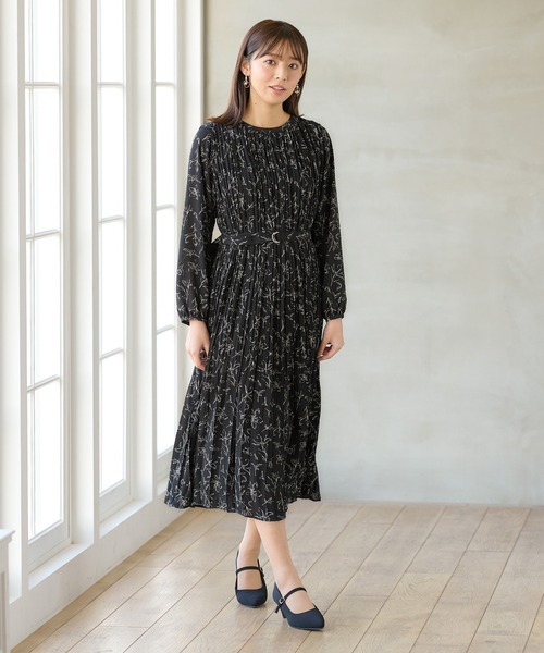 Honeys（ハニーズ）の「プリーツ使いワンピース（ワンピース・レディース・ネイビー/ブラック/グレイッシュベージュ/ブラック系その他・L/M/3L/LL/S）」の21枚目の写真