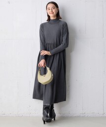 ハイネックギャザーワンピース