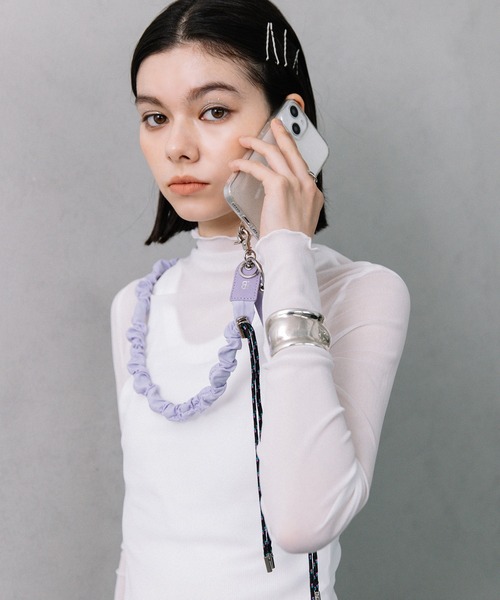 Beau're(ヴュレ)の「BEAURE ヴュレ ナイロン ギャザー モバイル ストラップショルダー(スマホグッズ・レディース・ライトグレー/ラベンダー/ブラック/アイボリー/イエロー/ピンクベージュ・FREE)」の18枚目の写真