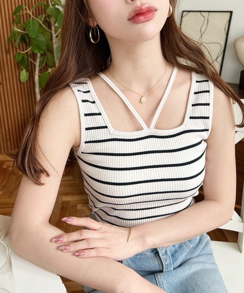 moment+(モーメントプラス)の「【累計販売枚数1万枚突破!】T/Cカットテレコリブ&カラーネップテレコリブスクエアホルタータンクトップ(タンクトップ・レディース・チャコールグレー/ベージュ系その他/オートミール/アイボリー/ブラック/オフホワイト/ナチュラル/ホワイト系その他/モカ・L/M)」の3枚目の写真