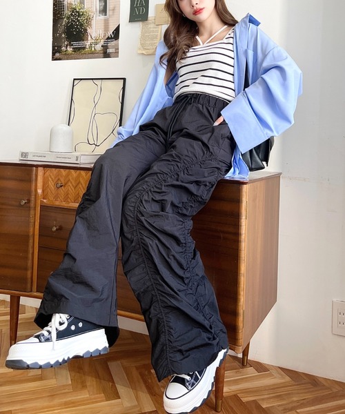 moment+(モーメントプラス)の「【累計販売枚数1万枚突破!】T/Cカットテレコリブ&カラーネップテレコリブスクエアホルタータンクトップ(タンクトップ・レディース・チャコールグレー/ベージュ系その他/オートミール/アイボリー/ブラック/オフホワイト/ナチュラル/ホワイト系その他/モカ・L/M)」の13枚目の写真