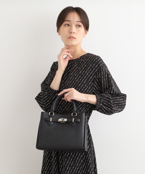 INDIVI（インディヴィ）の「◆【合皮／ショルダー付】ベルトデザイン ハンドバッグ（ショルダーバッグ・レディース・ブラック/サックスブルー/ベージュ・00）」の13枚目の写真