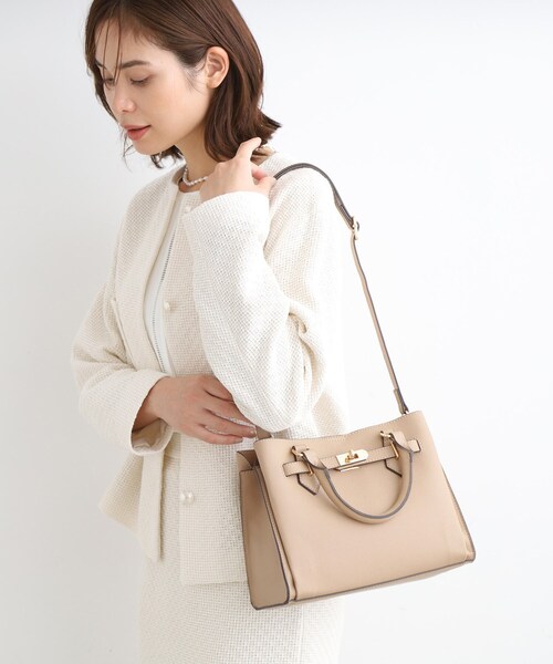 INDIVI（インディヴィ）の「◆【合皮／ショルダー付】ベルトデザイン ハンドバッグ（ショルダーバッグ・レディース・ブラック/サックスブルー/ベージュ・00）」の15枚目の写真