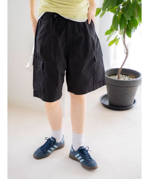 Ungrid（アングリッド）の「カーゴハーフパンツ（カーゴパンツ・レディース・ブラック/オフホワイト・FREE）」の2枚目の写真