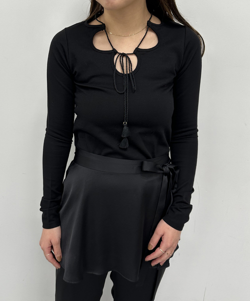 U by SPICK&SPAN（ユーバイスピックアンドスパン）の「フロントスカラカットソー（Tシャツ/カットソー・レディース・ブラック/ホワイト・FREE）」の8枚目の写真