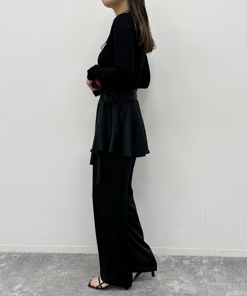 U by SPICK&SPAN（ユーバイスピックアンドスパン）の「フロントスカラカットソー（Tシャツ/カットソー・レディース・ブラック/ホワイト・FREE）」の13枚目の写真