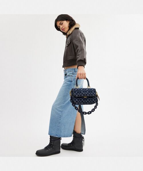 COACH（コーチ）の「ローグ トップ ハンドル・シグネチャー デニム