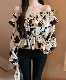 オフショルダー花柄ブラウス