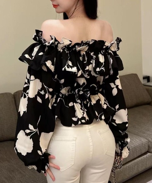 GEMEDA(ジェメダ)の「オフショルダー花柄ブラウス(シャツ/ブラウス・レディース・ブラック/ホワイト・M)」の8枚目の写真
