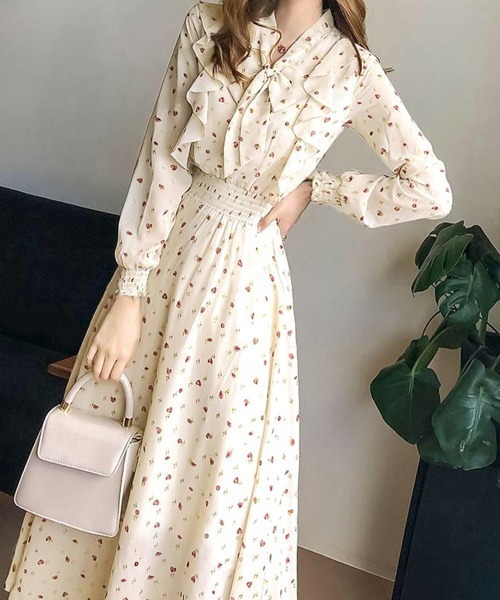Miniministore（ミニミニストア）の「小花柄ボウタイワンピース ハイウエスト（ワンピース・レディース・ライトイエロー/ネイビー/ライトベージュ・FREE）」の19枚目の写真