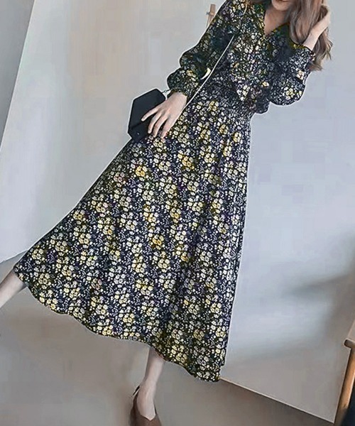 Miniministore（ミニミニストア）の「小花柄ボウタイワンピース ハイウエスト（ワンピース・レディース・ライトイエロー/ネイビー/ライトベージュ・FREE）」の4枚目の写真