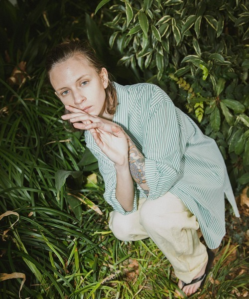 byYOUANCE（バイユアンス）の「ｶﾗｰｽﾄﾗｲﾌﾟBIGｼｬﾂ（シャツ/ブラウス・レディース・グリーン/ピンク/ネイビー・MEDIUM）」の6枚目の写真