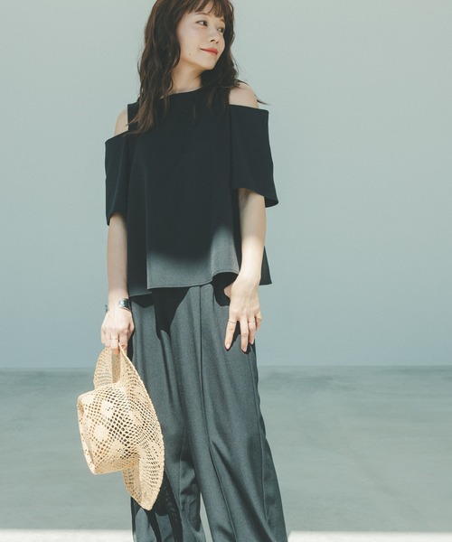 GLOBAL WORK(グローバルワーク)の「高山直子さんコラボ/リネンライクタックワイドパンツ/991916/EiiS(スラックス・レディース・スミクロ/ベージュ・SMALL/X-SMALL)」の4枚目の写真