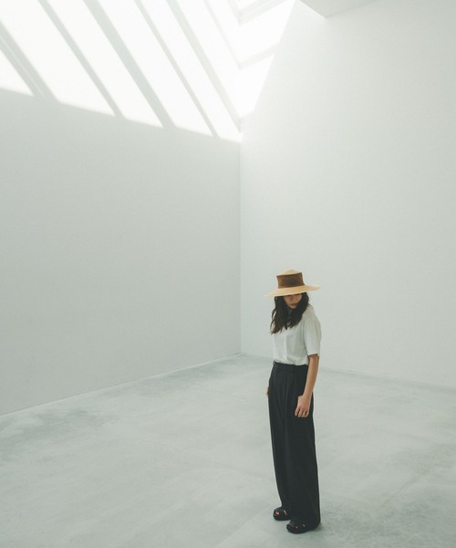 GLOBAL WORK(グローバルワーク)の「高山直子さんコラボ/リネンライクタックワイドパンツ/991916/EiiS(スラックス・レディース・スミクロ/ベージュ・SMALL/X-SMALL)」の6枚目の写真