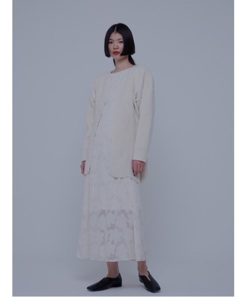 AMAIL（アマイル）の「Silhouette knit（ニット/セーター・レディース・ブラック/アイボリー・FREE）」の5枚目の写真