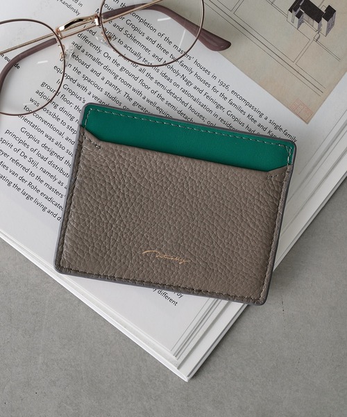 Actually（アクチュアリー）の「本革カードケース（カードケース・レディース・イエロー/グリーン・フリー）」の2枚目の写真