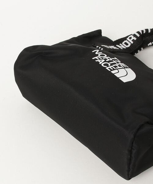 THE NORTH FACE(ザノースフェイス)の「THE NORTH FACE ザ・ノースフェイス BONNEY CROSS BAG MINI ミニクロスバッグ(ショルダーバッグ・レディース・ブラック・FREE)」の3枚目の写真