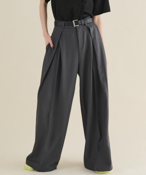 MERLOT（メルロー）の「フロントタックワイドスラックス（スラックス・レディース・ブラック/チャコールグレー・FREE/MEDIUM）」の2枚目の写真