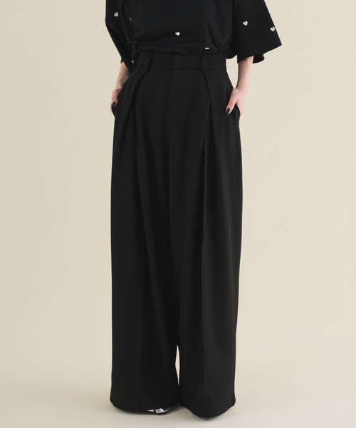 MERLOT（メルロー）の「フロントタックワイドスラックス（スラックス・レディース・ブラック/チャコールグレー・FREE/MEDIUM）」の3枚目の写真