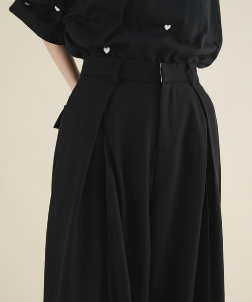 MERLOT（メルロー）の「フロントタックワイドスラックス（スラックス・レディース・ブラック/チャコールグレー・FREE/MEDIUM）」の7枚目の写真