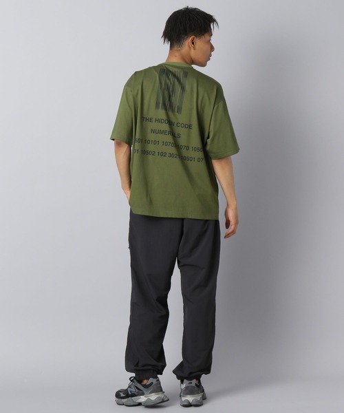 NUMERALS（ヌメラルズ）の「【NUMERALS】ショートスリーブプリントTシャツ（Tシャツ/カットソー・メンズ・カーキ/ブラック/ホワイト・MEDIUM/LARGE）」の10枚目の写真
