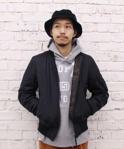 Alpha Industries（アルファインダストリーズ）の「【Ciaopanic】×【ALPHA/アルファ】 別注　リバーシブルMA-1（ミリタリージャケット・メンズ・オリーブ/ネイビー/ブラック・SMALL/MEDIUM/LARGE）」の4枚目の写真