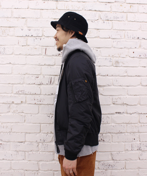 Alpha Industries（アルファインダストリーズ）の「【Ciaopanic】×【ALPHA/アルファ】 別注　リバーシブルMA-1（ミリタリージャケット・メンズ・オリーブ/ネイビー/ブラック・SMALL/MEDIUM/LARGE）」の5枚目の写真