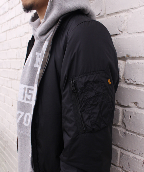 Alpha Industries（アルファインダストリーズ）の「【Ciaopanic】×【ALPHA/アルファ】 別注　リバーシブルMA-1（ミリタリージャケット・メンズ・オリーブ/ネイビー/ブラック・SMALL/MEDIUM/LARGE）」の11枚目の写真