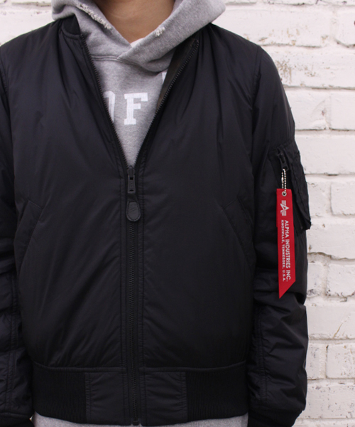 Alpha Industries（アルファインダストリーズ）の「【Ciaopanic】×【ALPHA/アルファ】 別注　リバーシブルMA-1（ミリタリージャケット・メンズ・オリーブ/ネイビー/ブラック・SMALL/MEDIUM/LARGE）」の14枚目の写真