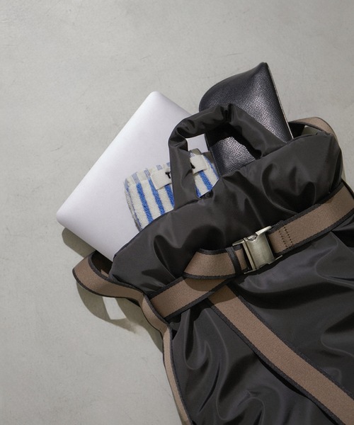 OUTDOOR PRODUCTS（アウトドアプロダクツ）の「【追加・A4対応】【OUTDOOR PRODUCTS for SALON】別注2WAYトートバッグ3（トートバッグ・レディース・ブラック/ベージュ系その他/オフホワイト・FREE）」の8枚目の写真