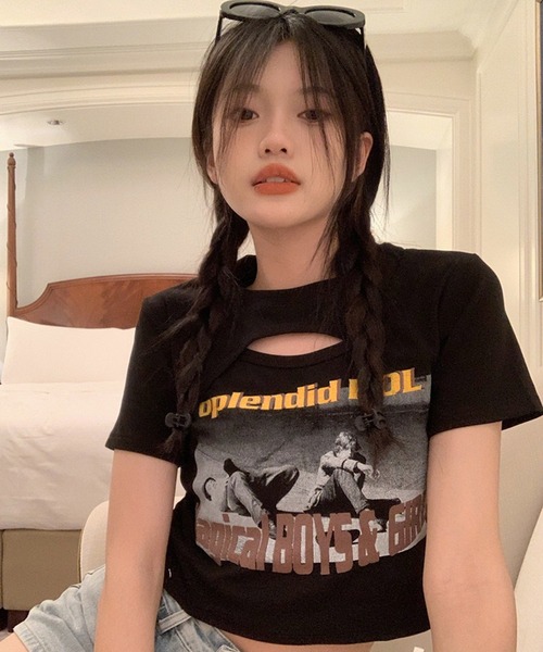 shopnikoniko（ショップニコニコ）の「カットアウト Tシャツ 半袖  トップス クロップド丈 ショート丈  フォトプリント チビT（Tシャツ/カットソー・レディース・ホワイト/ブラック・フリー）」の7枚目の写真